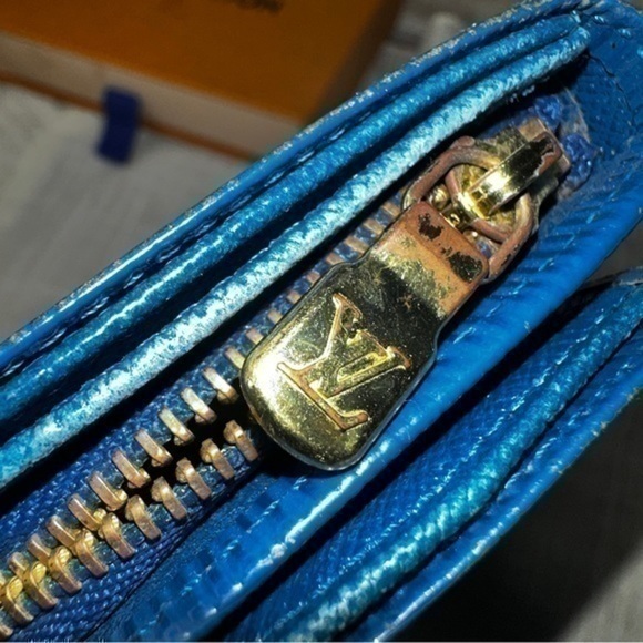 Louis Vuitton Epi Porte Monnaie Billets Tresor Leather Bifold Wallet - Picture 14 of 15